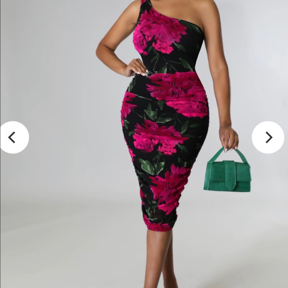 💚💕One shoulder dress 💕💚